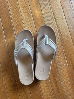 Reef Comfort Foam Sandals — Beige Metallic platform Women's Flip Flops